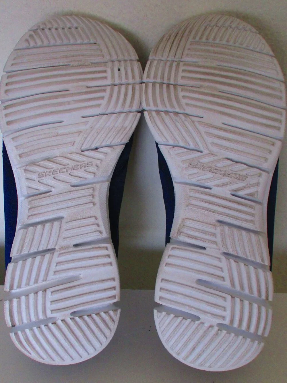 Skechers Dual Lite Memory Foam Womens Navy Textile Fashion Sneaker - Size 9 Wide